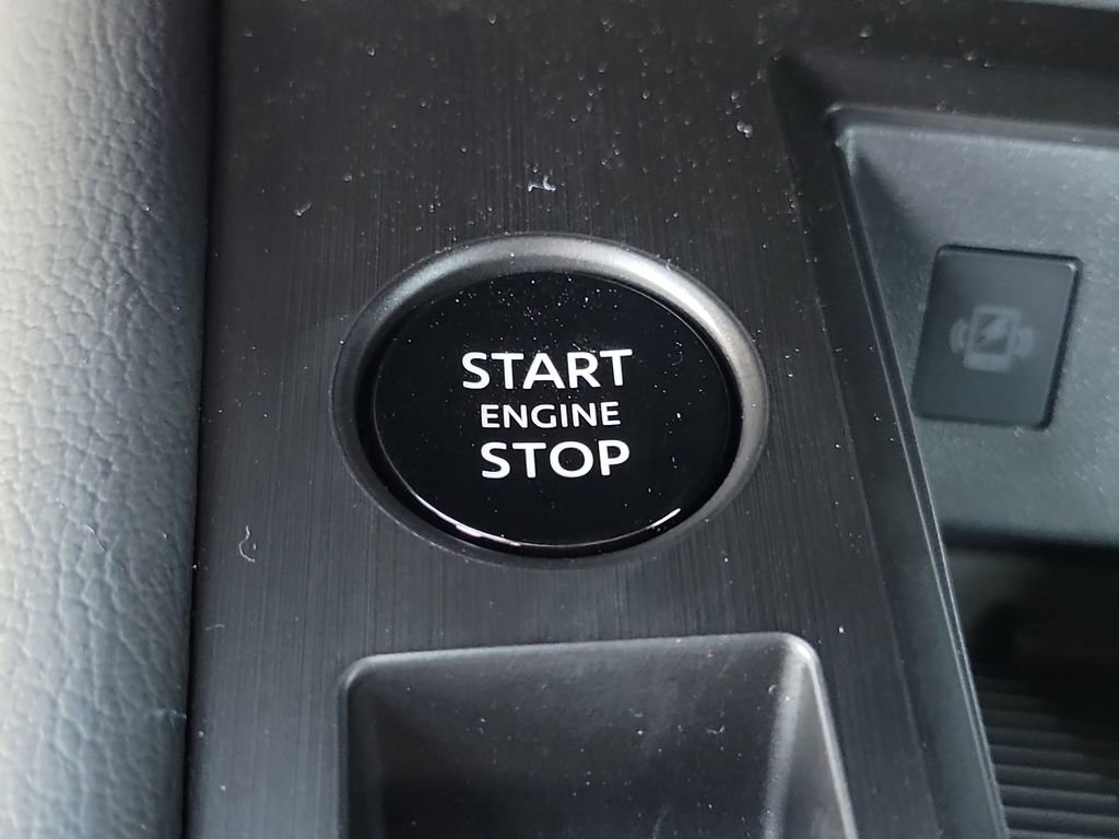 New 2026 Nissan Kicks SR image 7