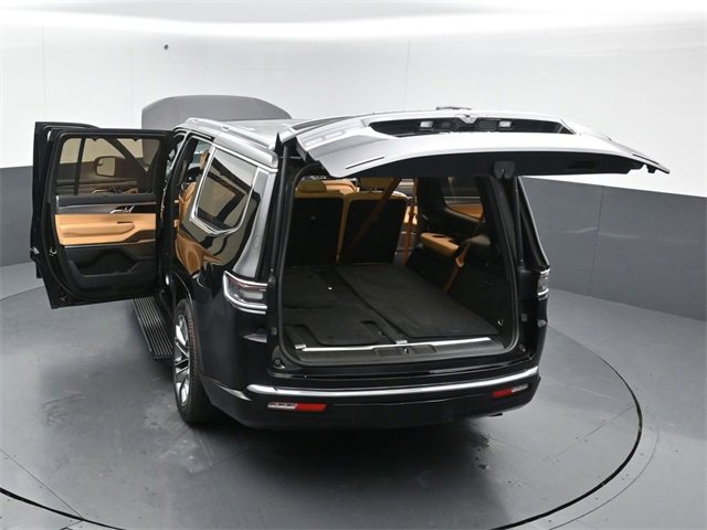 Used 2023 Jeep Grand Wagoneer Series III image 53