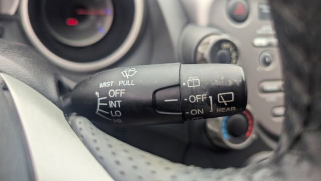 Used 2009 Honda Fit Sport image 25