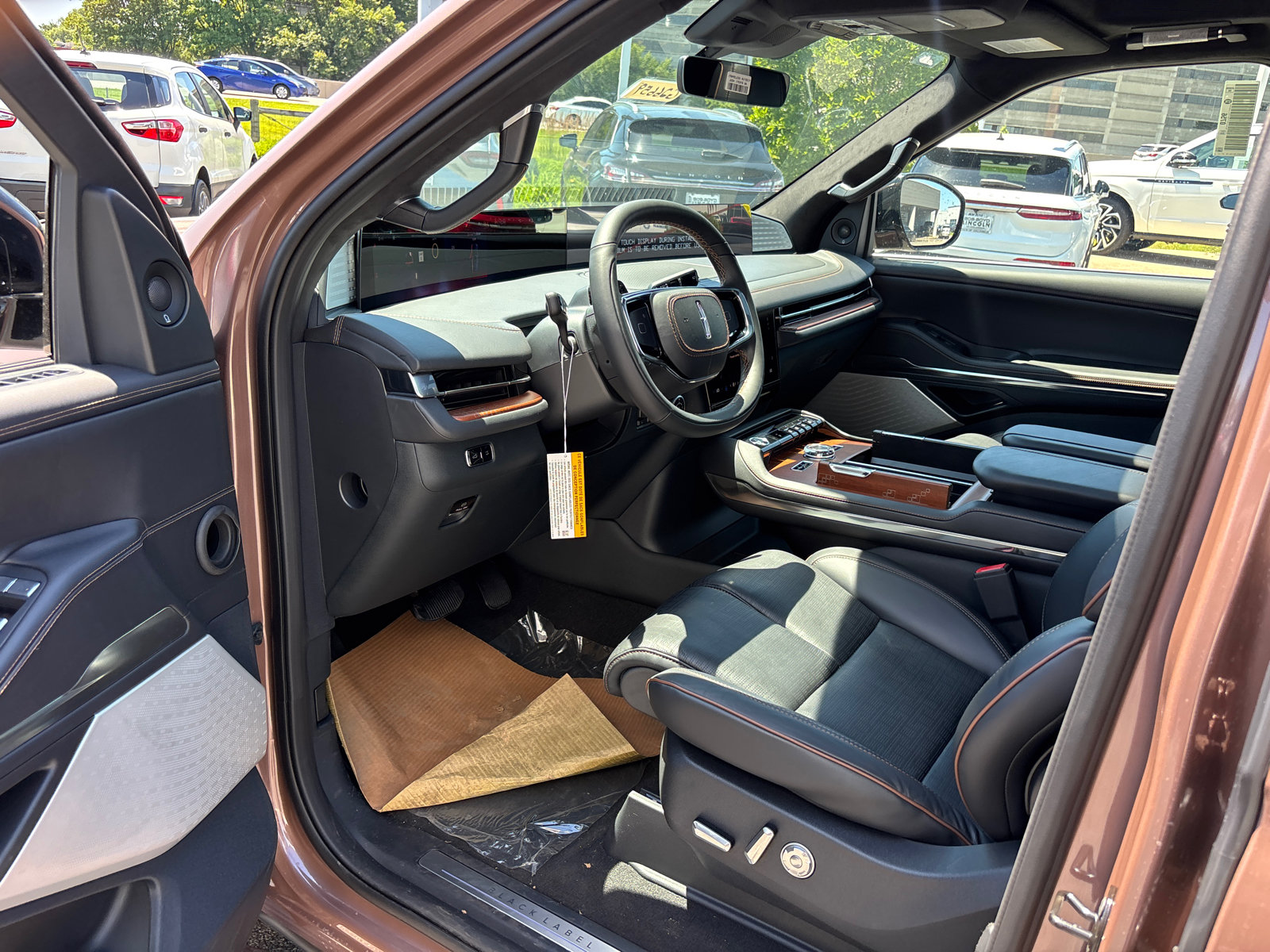 New 2026 Lincoln Navigator Black Label AWD/4WD image 24