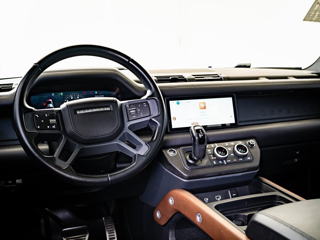Used 2021 Land Rover Defender 110 X image 4