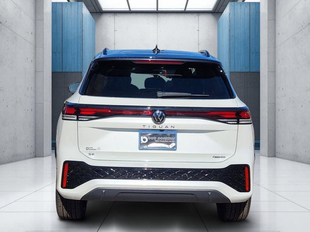 New 2026 Volkswagen Tiguan SE R-Line image 25