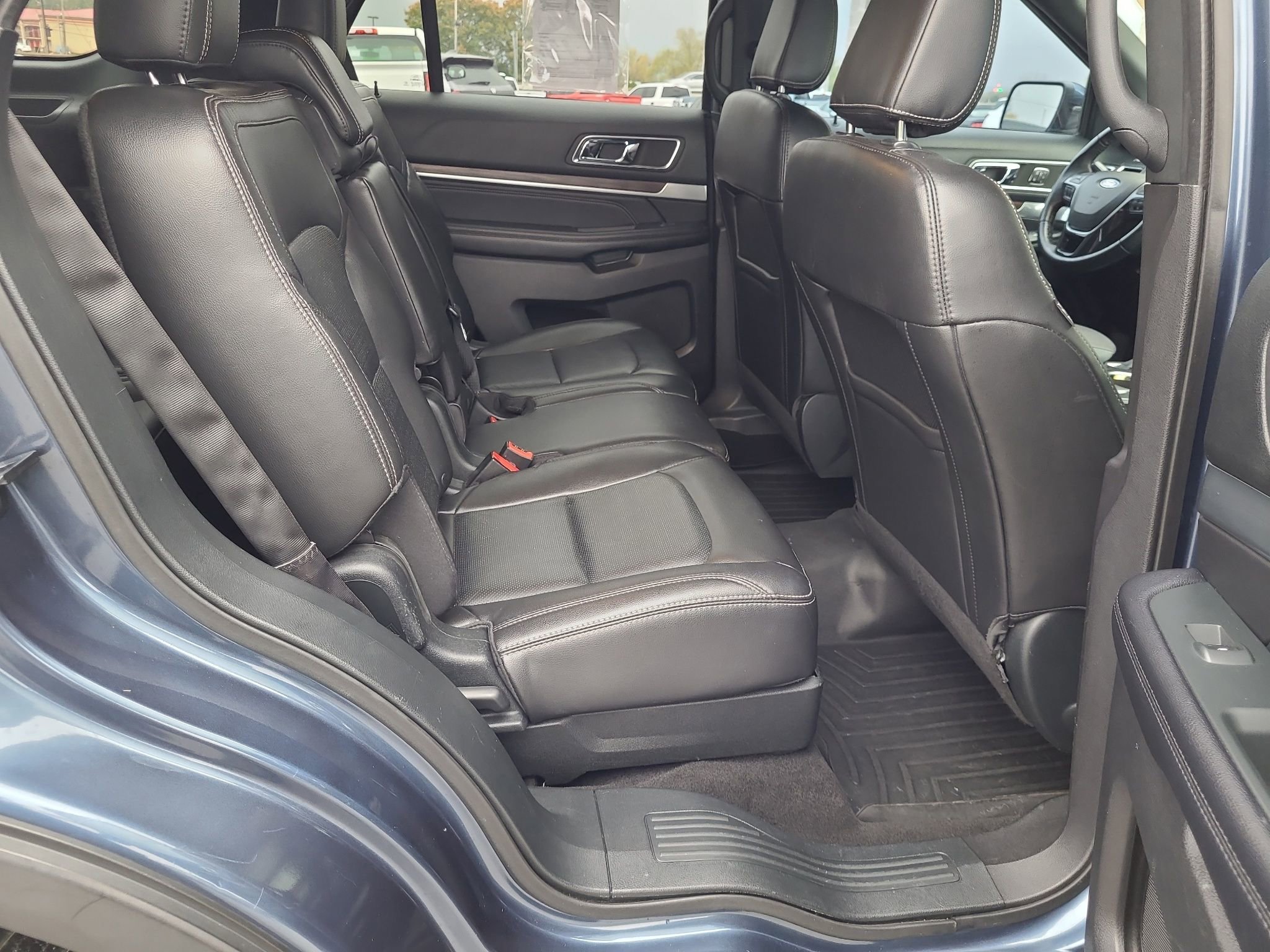 Used 2018 Ford Explorer Limited w/ Equipment Group 301A image 29