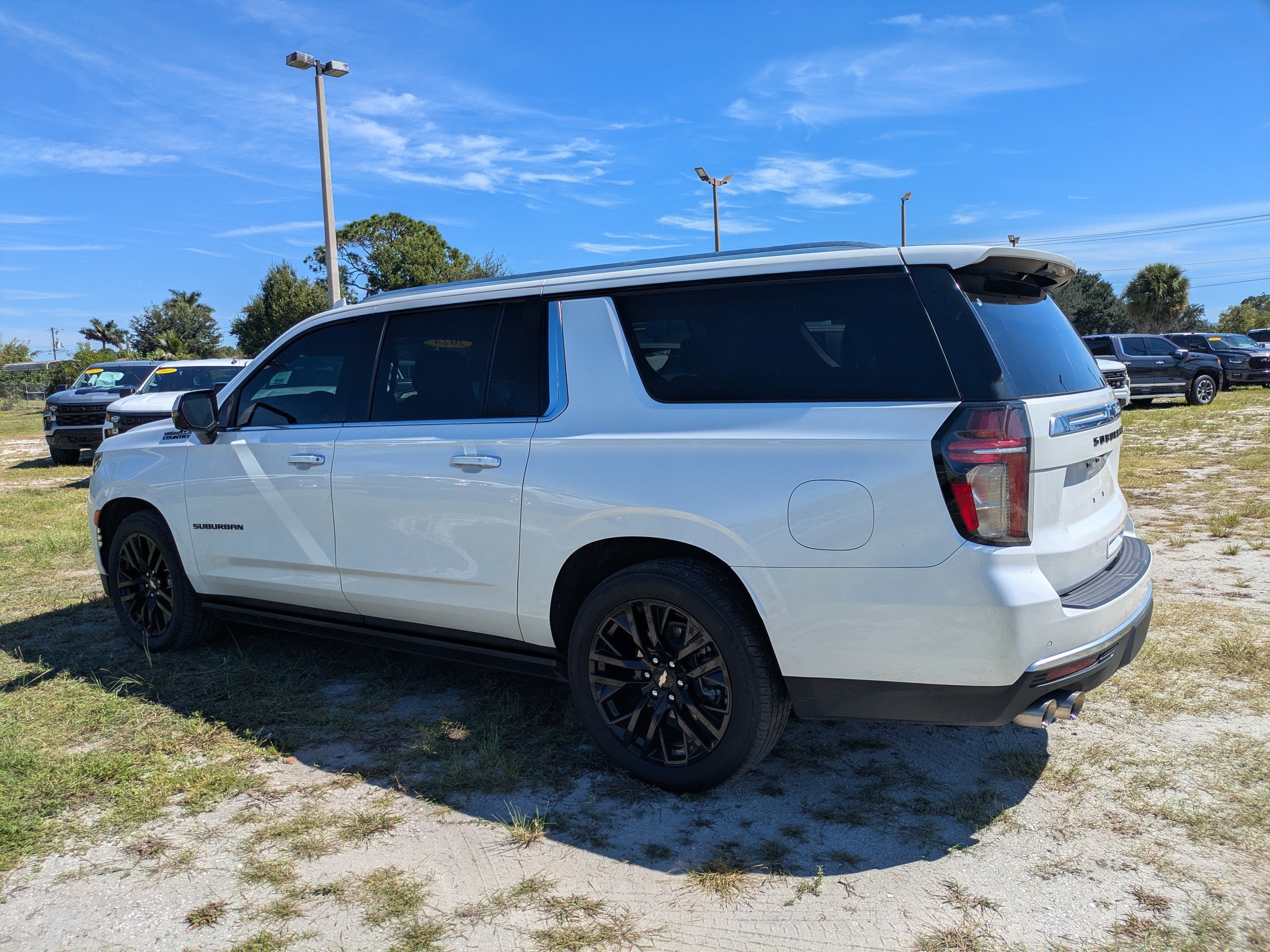 Used 2024 Chevrolet Suburban High Country AWD/4WD image 6