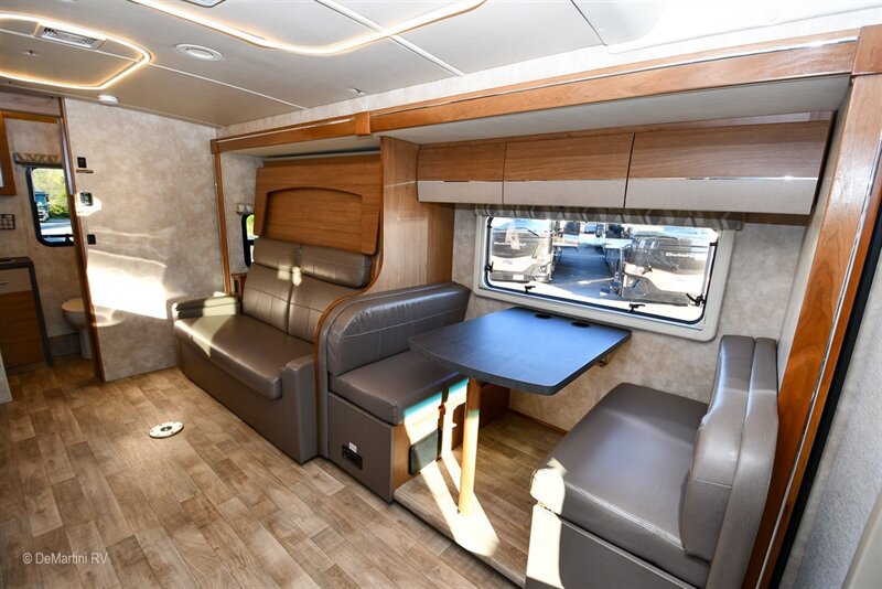 Used 2018 Mercedes-Benz Sprinter 3500 image 4