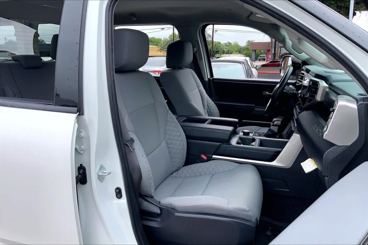 Used 2023 Toyota Tundra SR5 w/ SR5 Convenience Package AWD/4WD image 9