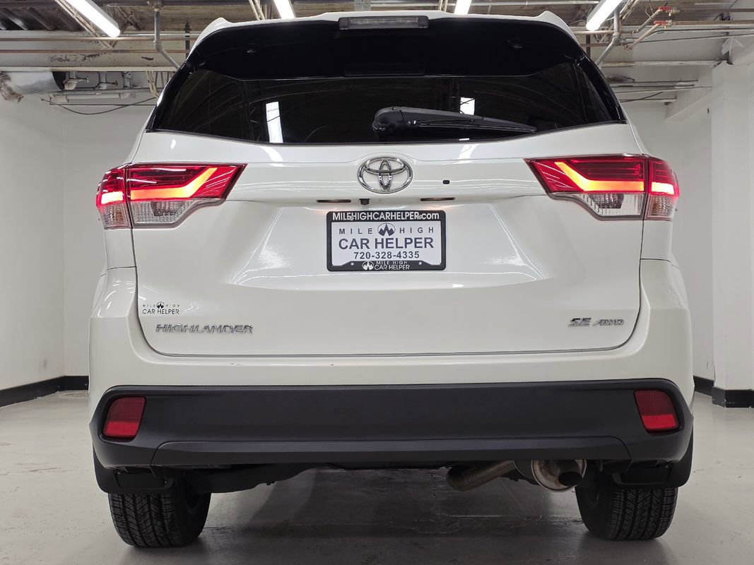 Used 2017 Toyota Highlander SE image 14