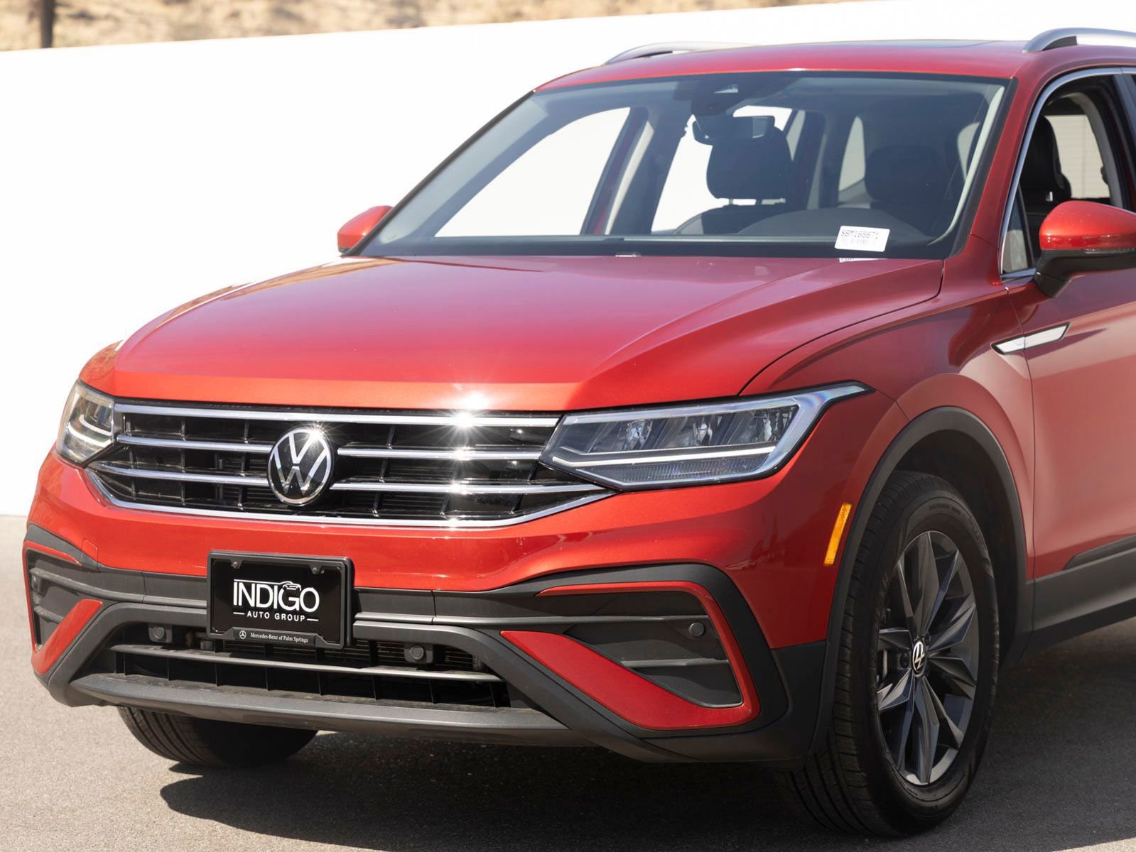 Used 2022 Volkswagen Tiguan SE w/ Panoramic Sunroof Package image 6