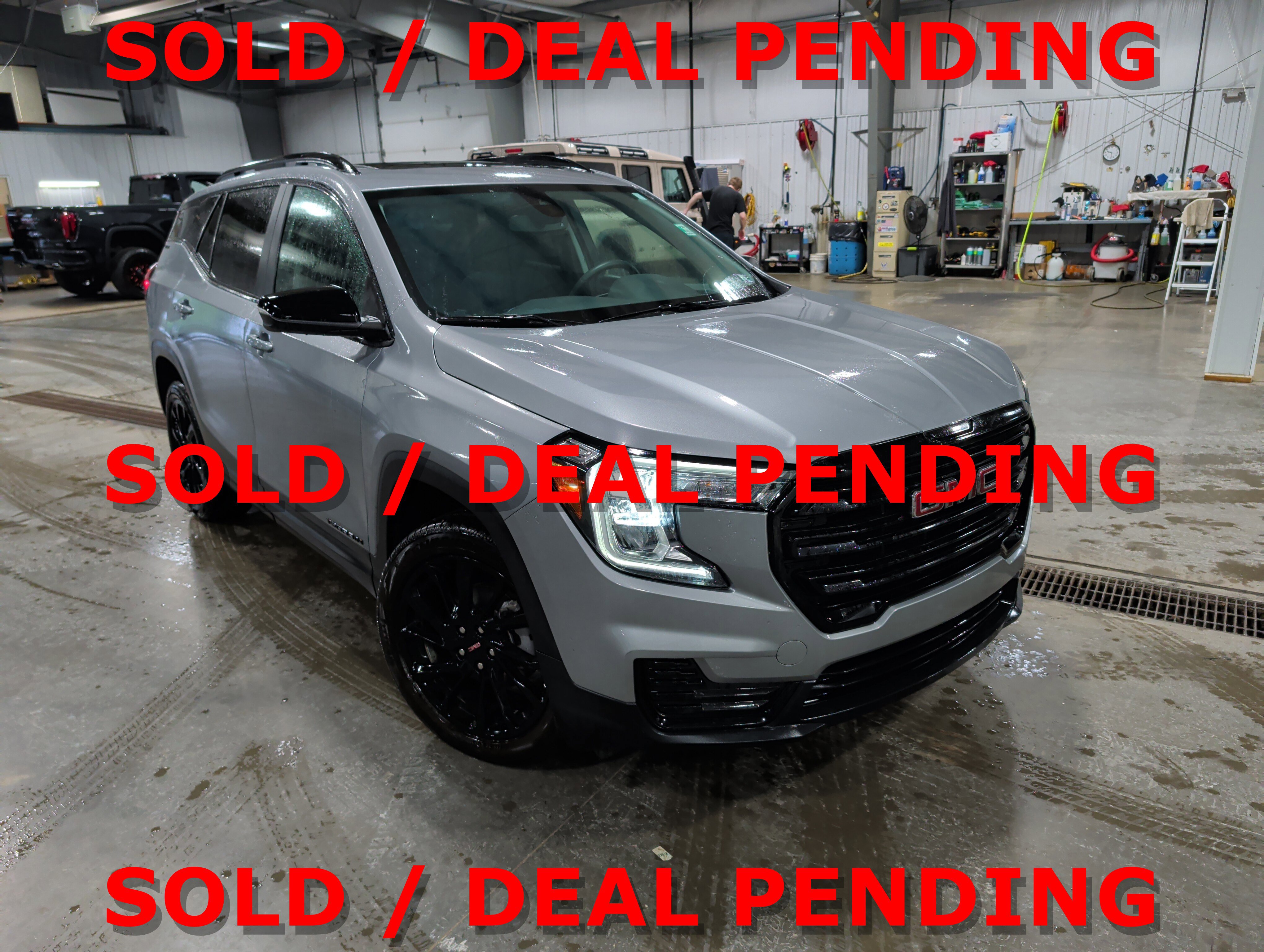 Used 2023 GMC Terrain SLE w/ Driver Convenience Package AWD/4WD image 1