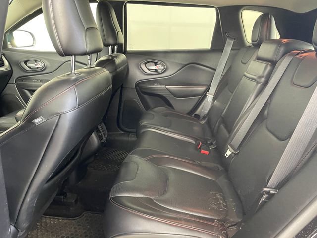 Used 2015 Jeep Cherokee Trailhawk w/ Comfort/Convenience Group AWD/4WD image 12