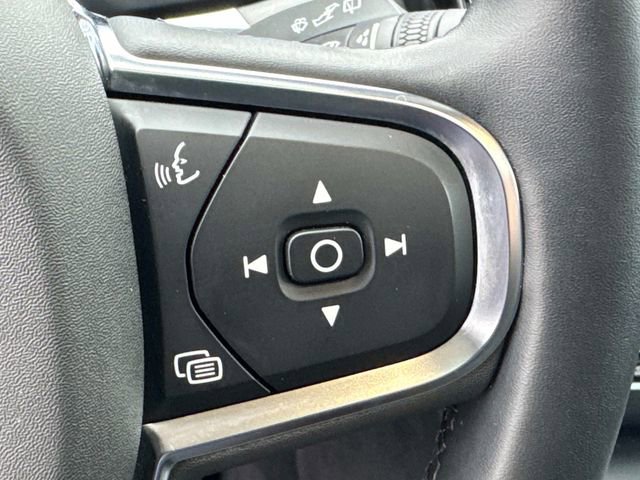 Used 2024 Volvo XC60 B5 Core image 23
