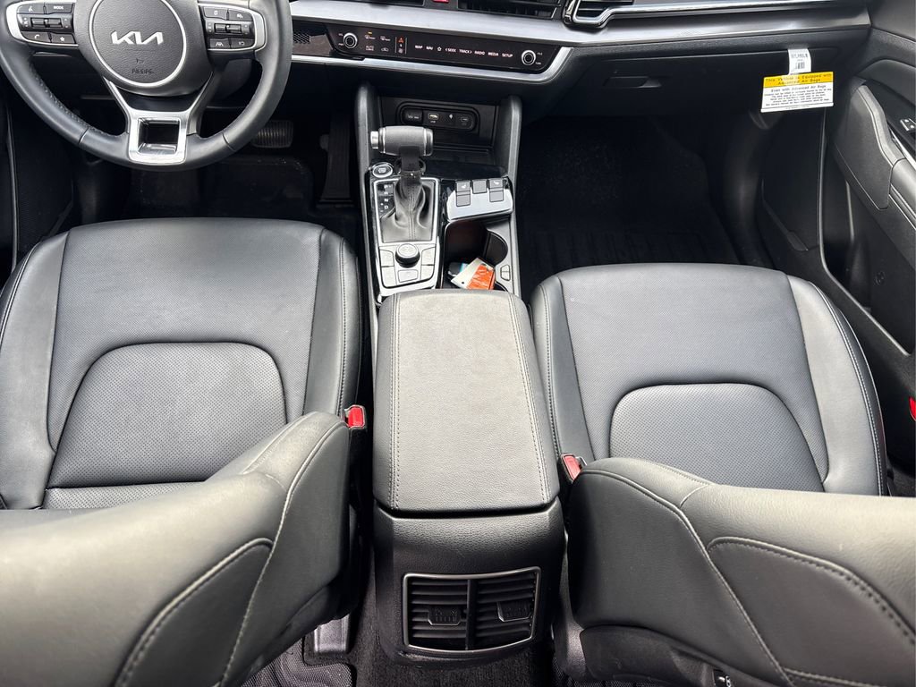 Used 2025 Kia Sportage EX w/ Premium Package image 21