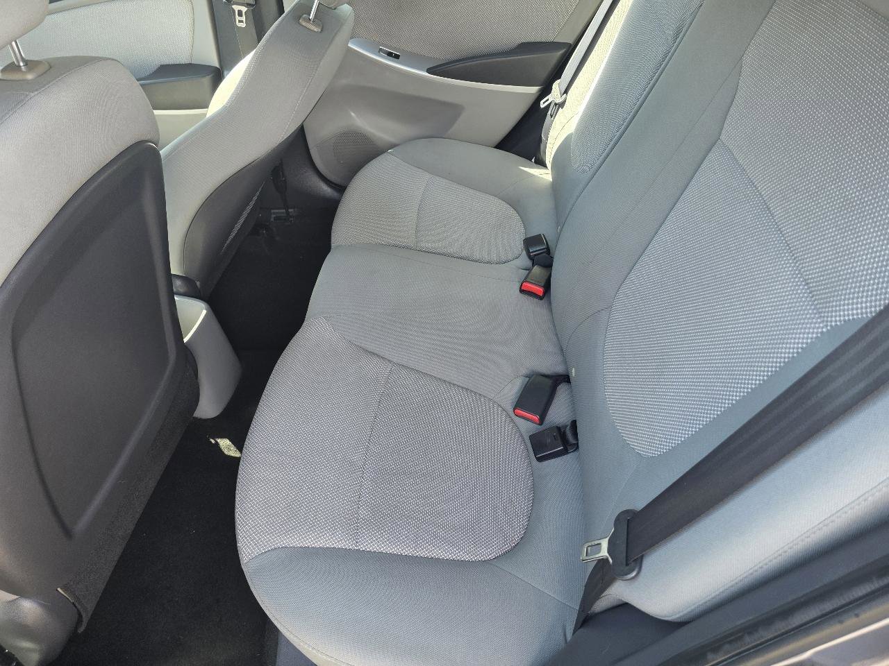 Used 2014 Hyundai Accent GLS FWD image 6