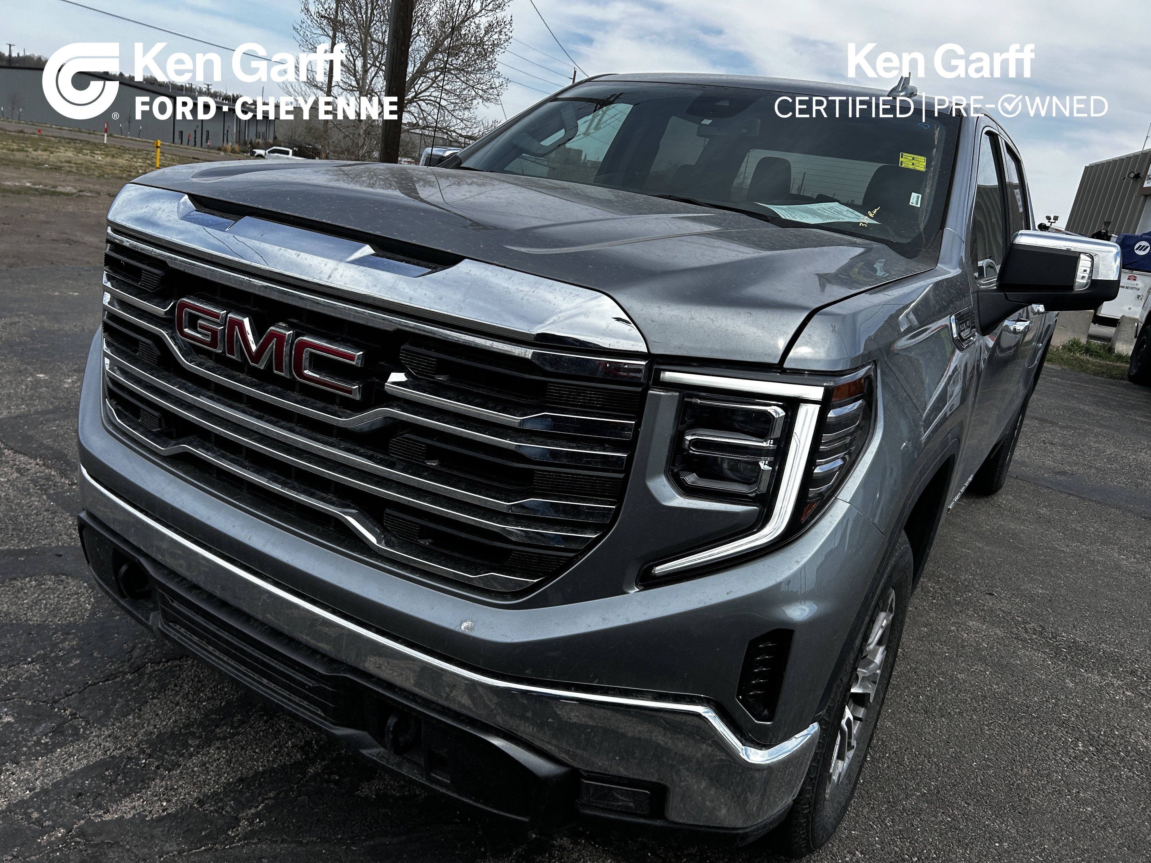 Used 2025 GMC Sierra 1500 SLT image 1