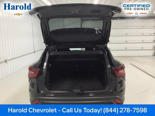 Used 2025 Chevrolet Trax RS FWD image 8