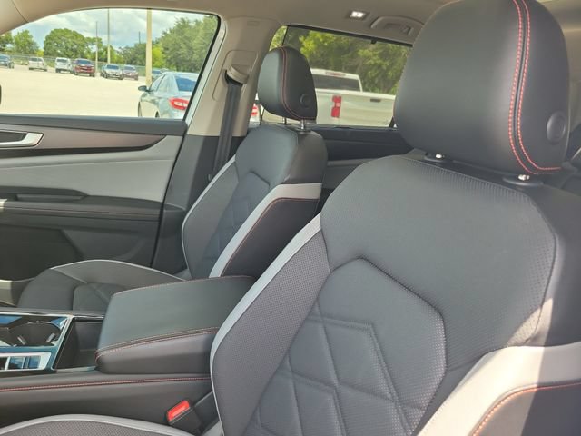 Used 2024 Volkswagen Atlas Peak Edition SEL AWD/4WD image 18