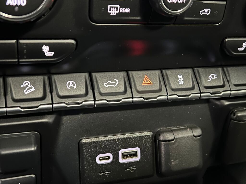 Used 2020 Chevrolet Silverado 1500 LT Trail Boss image 13