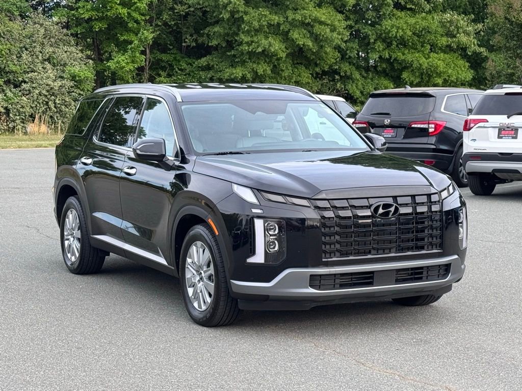 Used 2025 Hyundai Palisade SEL image 2