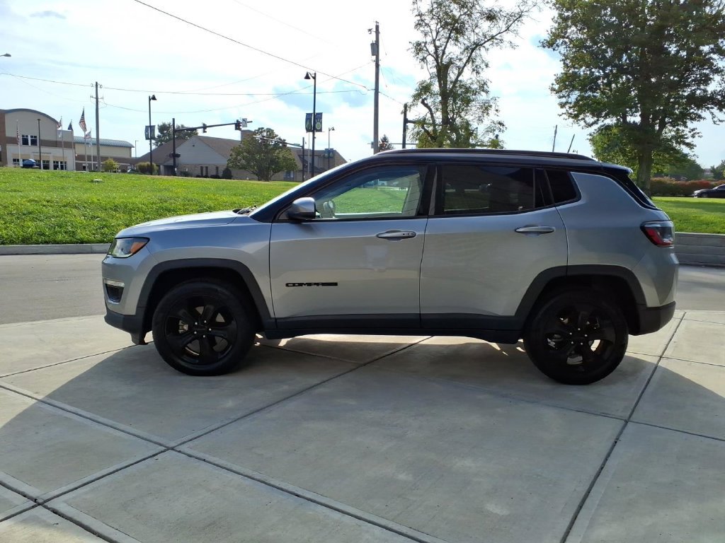 Used 2019 Jeep Compass Latitude AWD/4WD image 4
