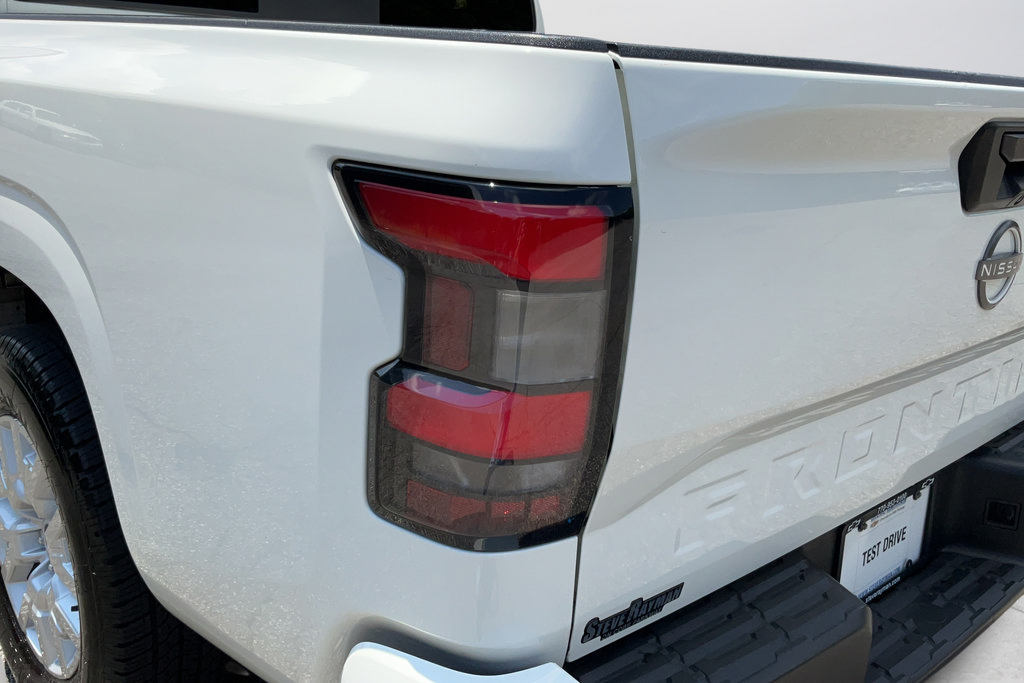Used 2022 Nissan Frontier SV RWD image 29