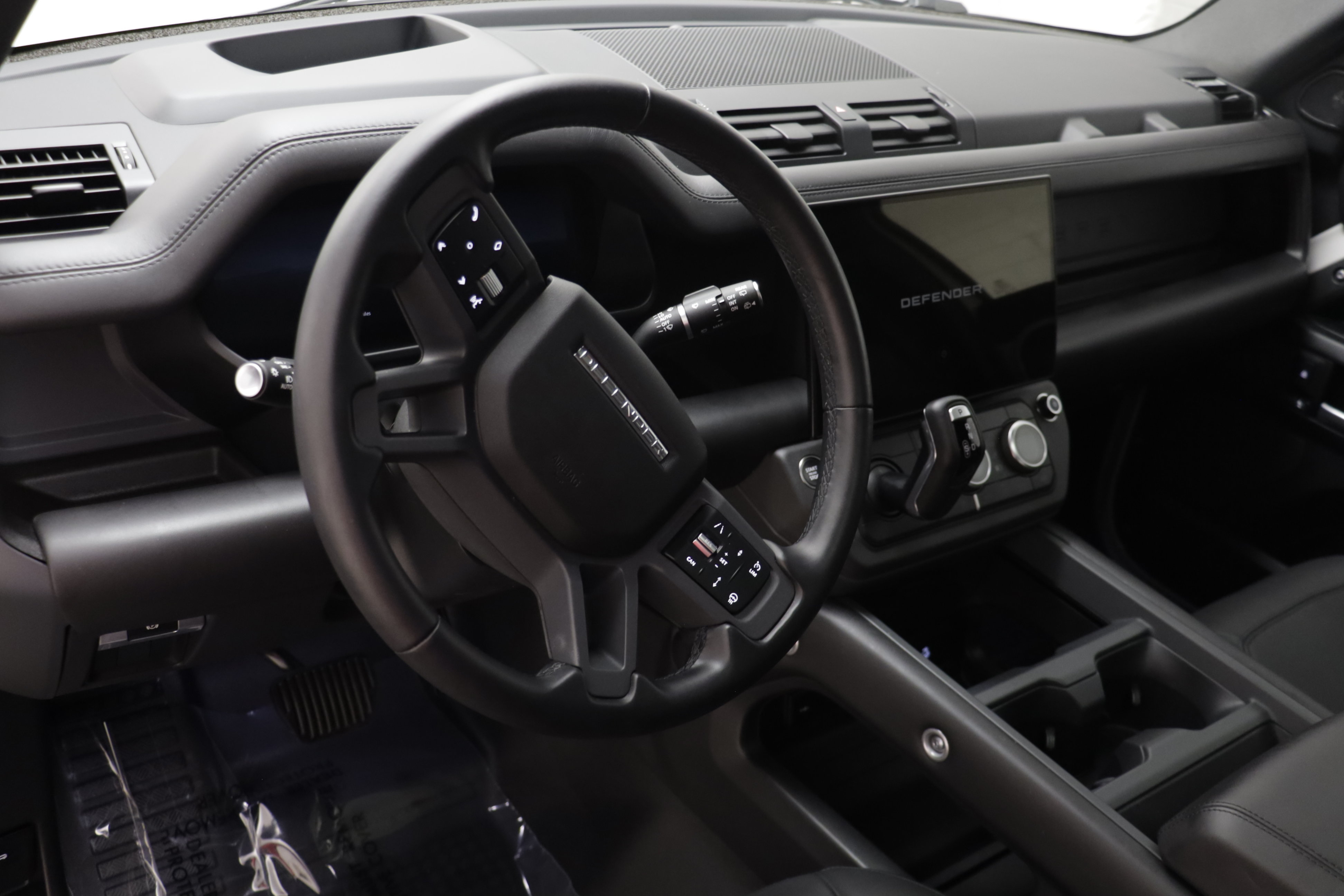 Certified 2026 Land Rover Defender 110 X-Dynamic SE AWD/4WD image 6
