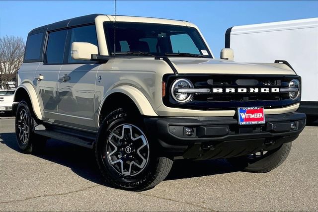 New 2025 Ford Bronco Outer Banks image 2
