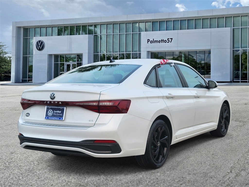 Certified 2025 Volkswagen Jetta SE w/ Sunroof Package image 6