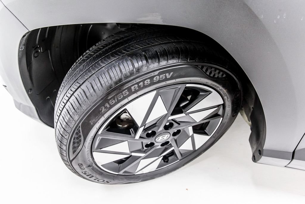 Used 2024 Hyundai Kona SEL FWD image 11