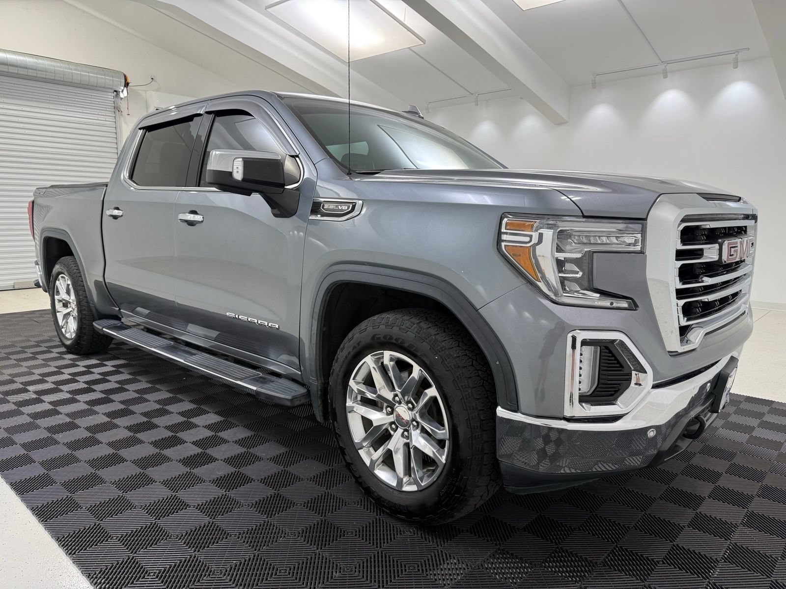 Used 2020 GMC Sierra 1500 SLT w/ SLT Premium Plus Package AWD/4WD image 1