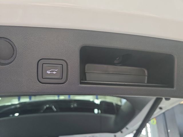 Used 2025 Chevrolet Equinox RS w/ Safety and Technology Package AWD/4WD image 17