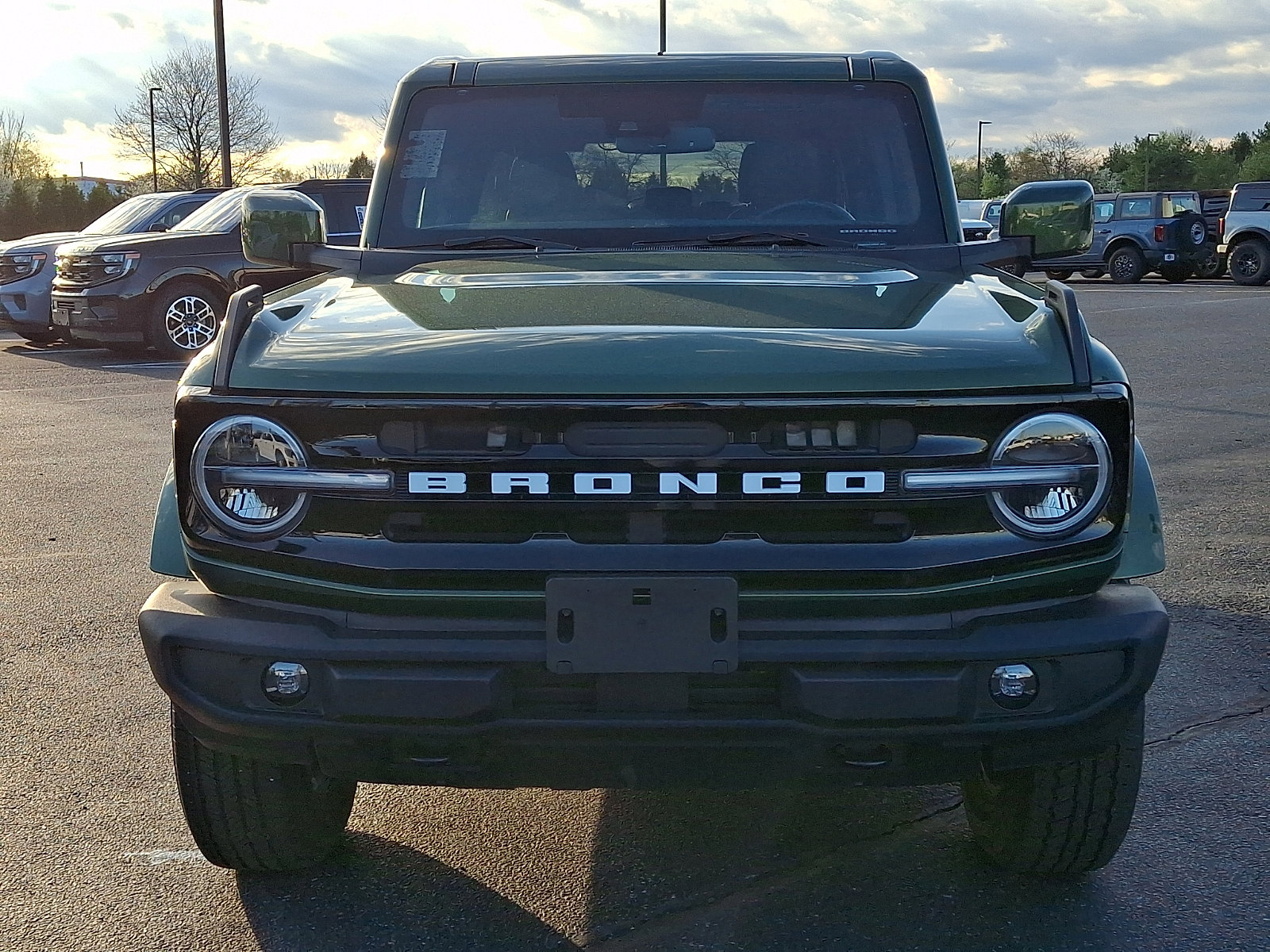 Used 2025 Ford Bronco Outer Banks image 2