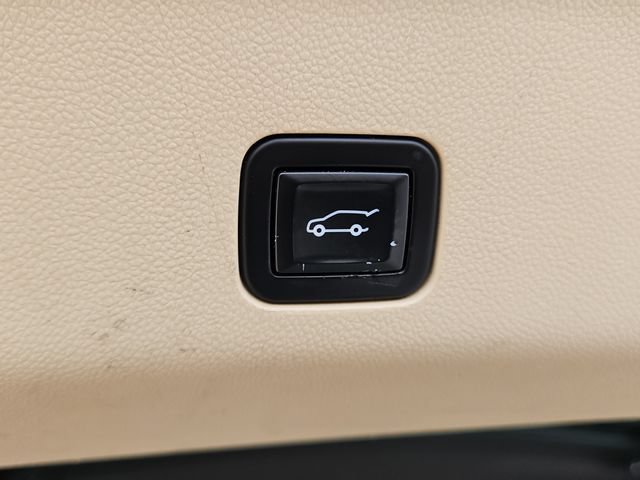 Used 2021 Cadillac Escalade Premium Luxury w/ Performance Package AWD/4WD image 34
