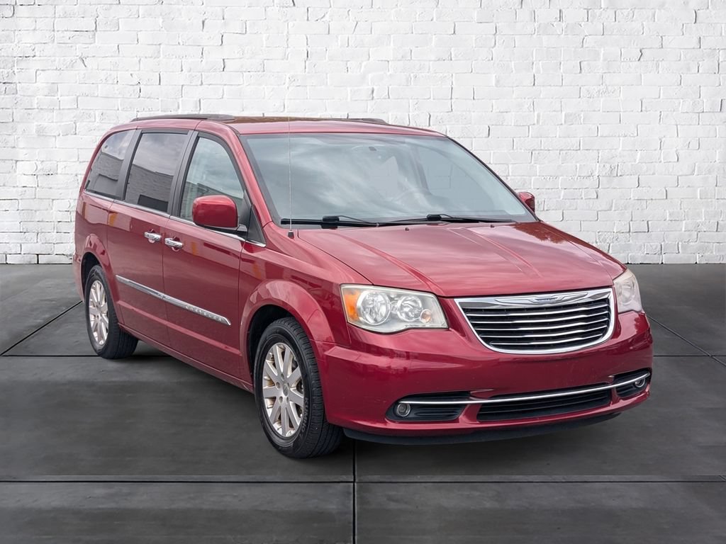 Used 2014 Chrysler Town & Country Touring w/ Driver Convenience Group FWD image 1