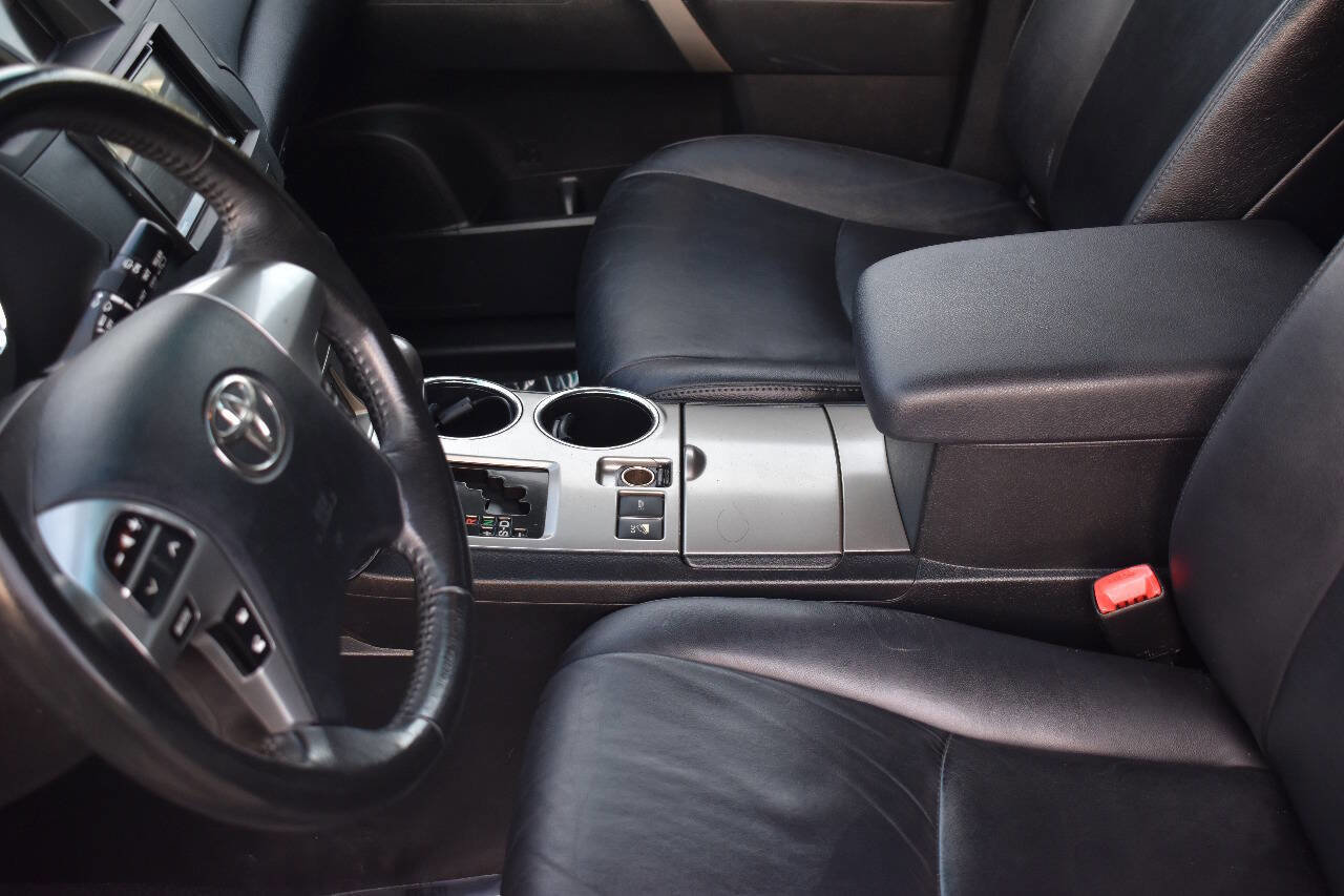 Used 2012 Toyota Highlander SE w/ Tow Pkg AWD/4WD image 28