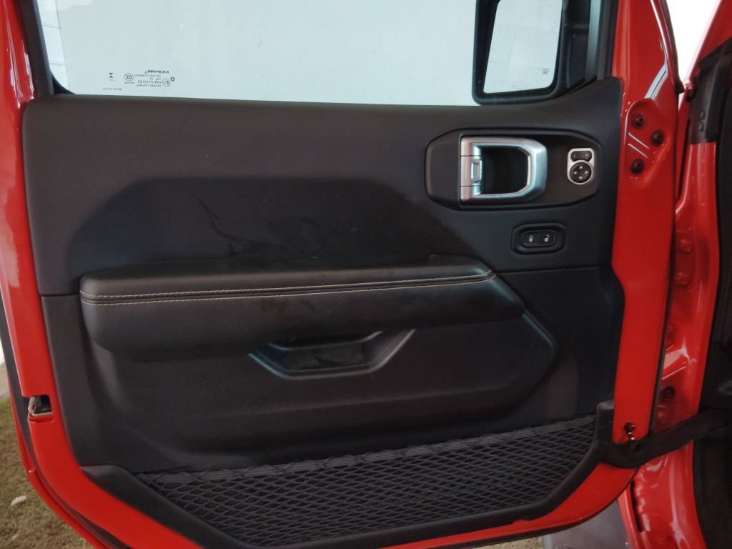 Used 2025 Jeep Gladiator Sport AWD/4WD image 23