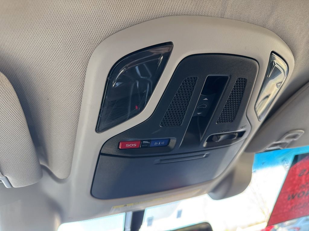 Used 2020 Subaru Outback Limited image 32