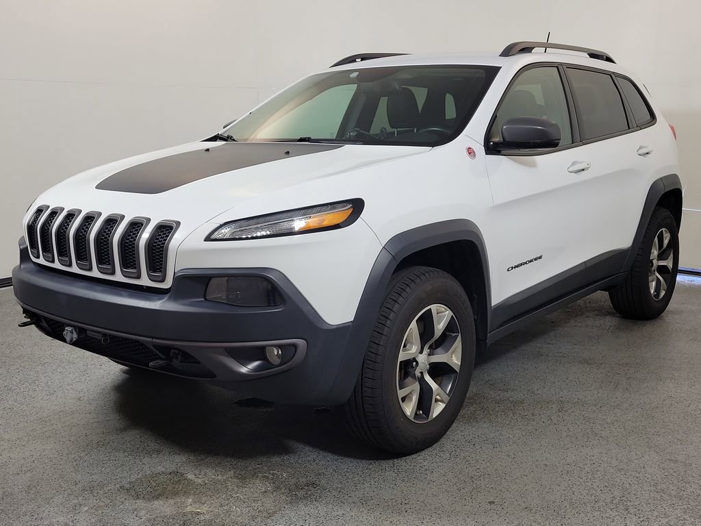Used 2017 Jeep Cherokee Trailhawk AWD/4WD image 3
