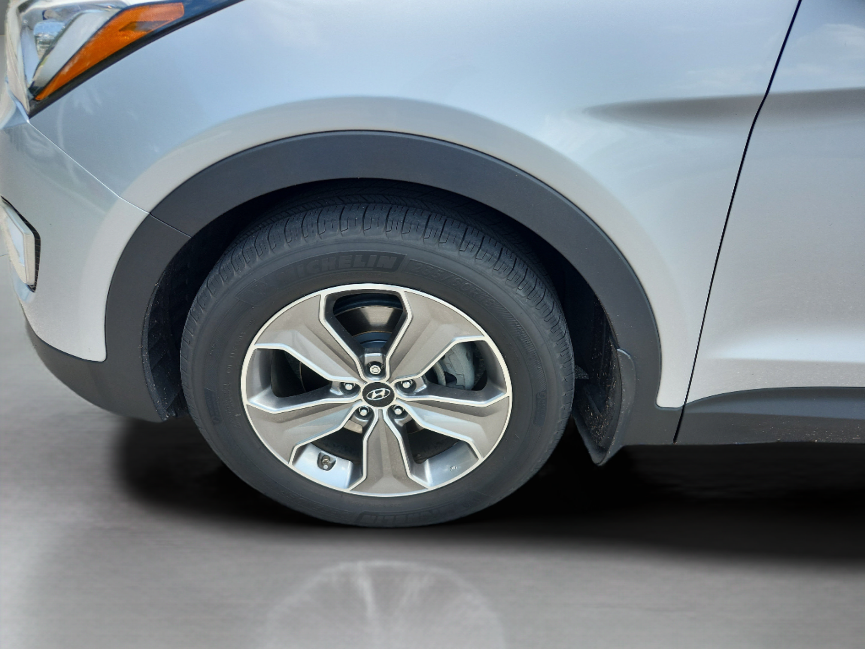 Used 2014 Hyundai Santa Fe GLS FWD image 25