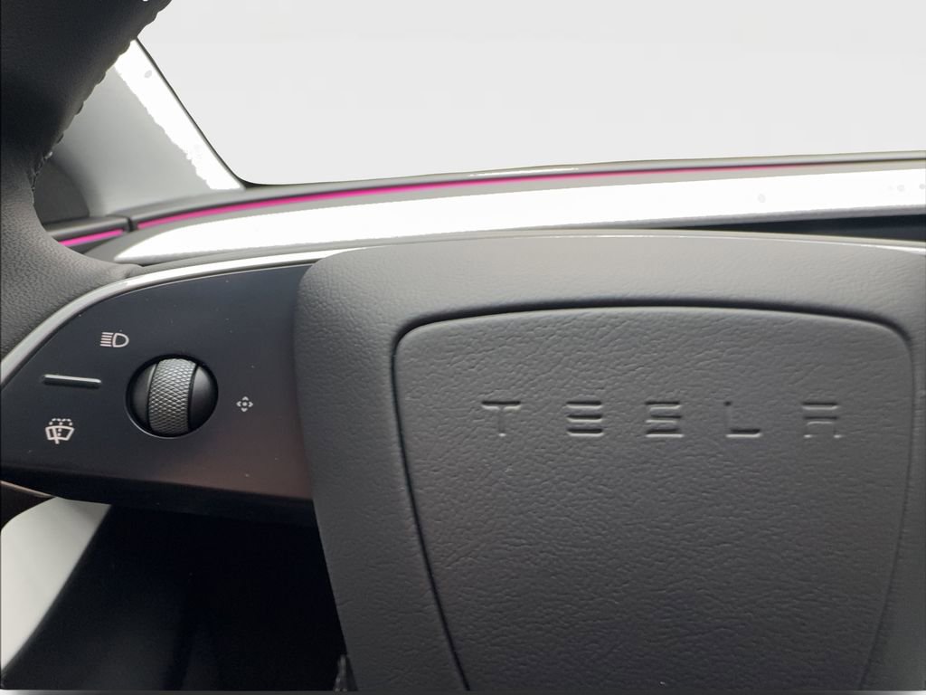 Used 2026 Tesla Model Y 2WD image 39