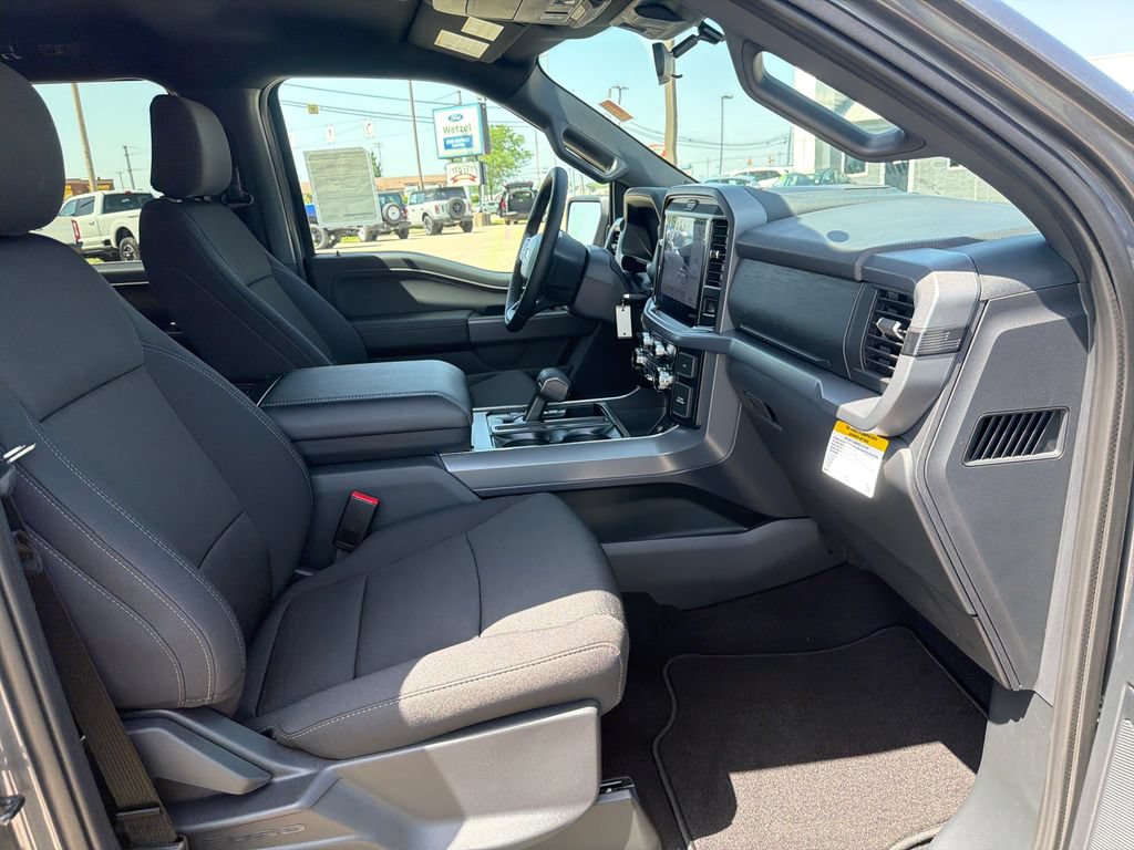 New 2026 Ford F150 XLT w/ XLT Black Appearance Package AWD/4WD image 23