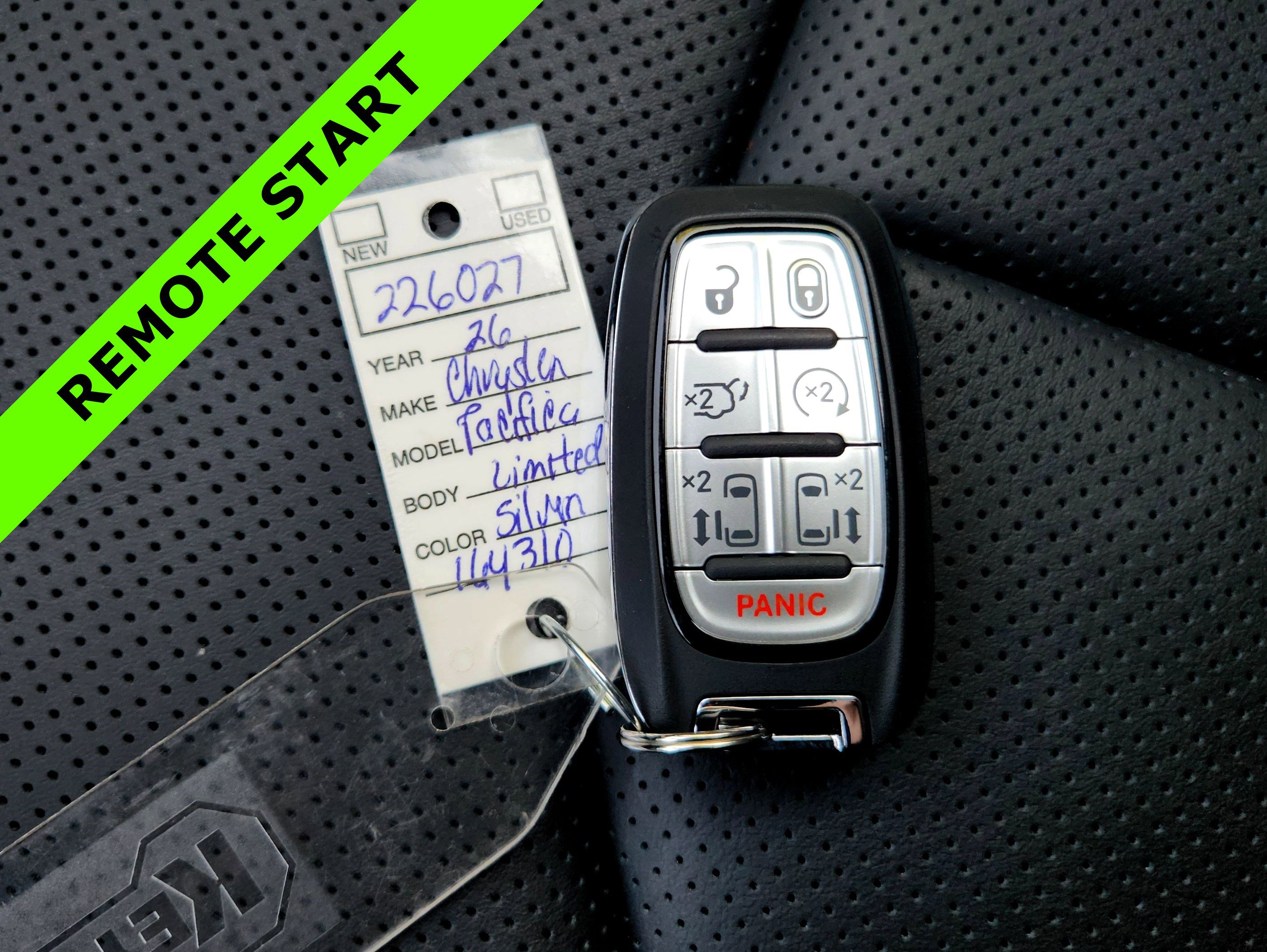 New 2026 Chrysler Pacifica Limited w/ Uconnect Theater Family Group image 33