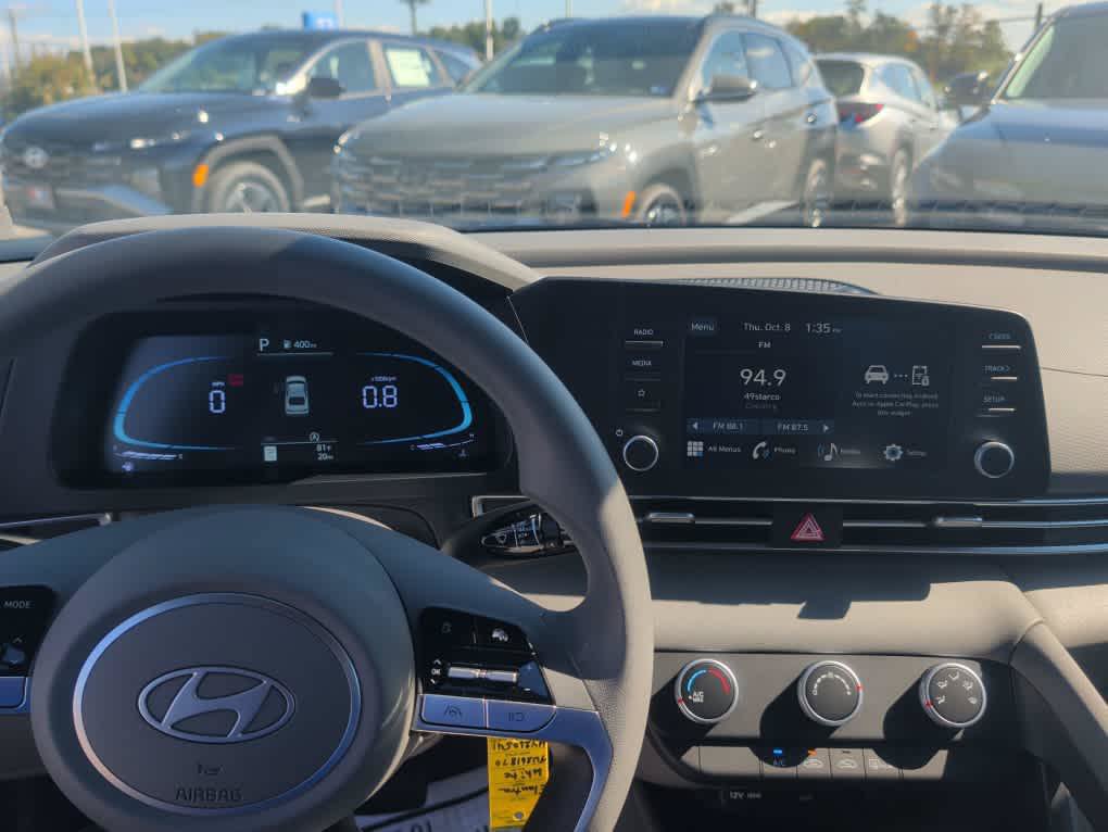 New 2026 Hyundai Elantra SE FWD image 25