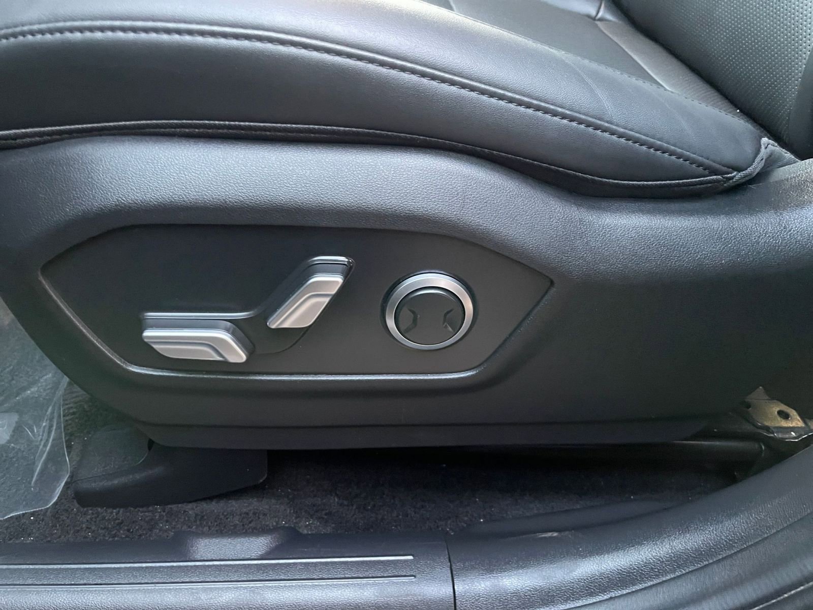 Used 2025 Hyundai Santa Fe SEL image 23