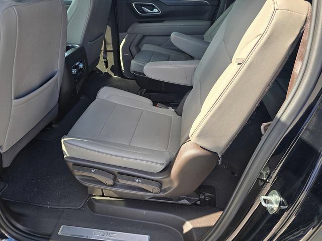 Used 2023 GMC Yukon XL SLT w/ SLT Premium Package RWD image 11