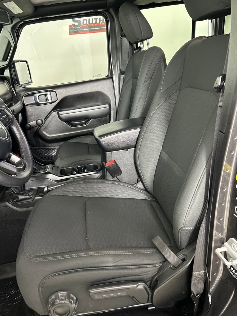 Used 2022 Jeep Gladiator Sport image 19