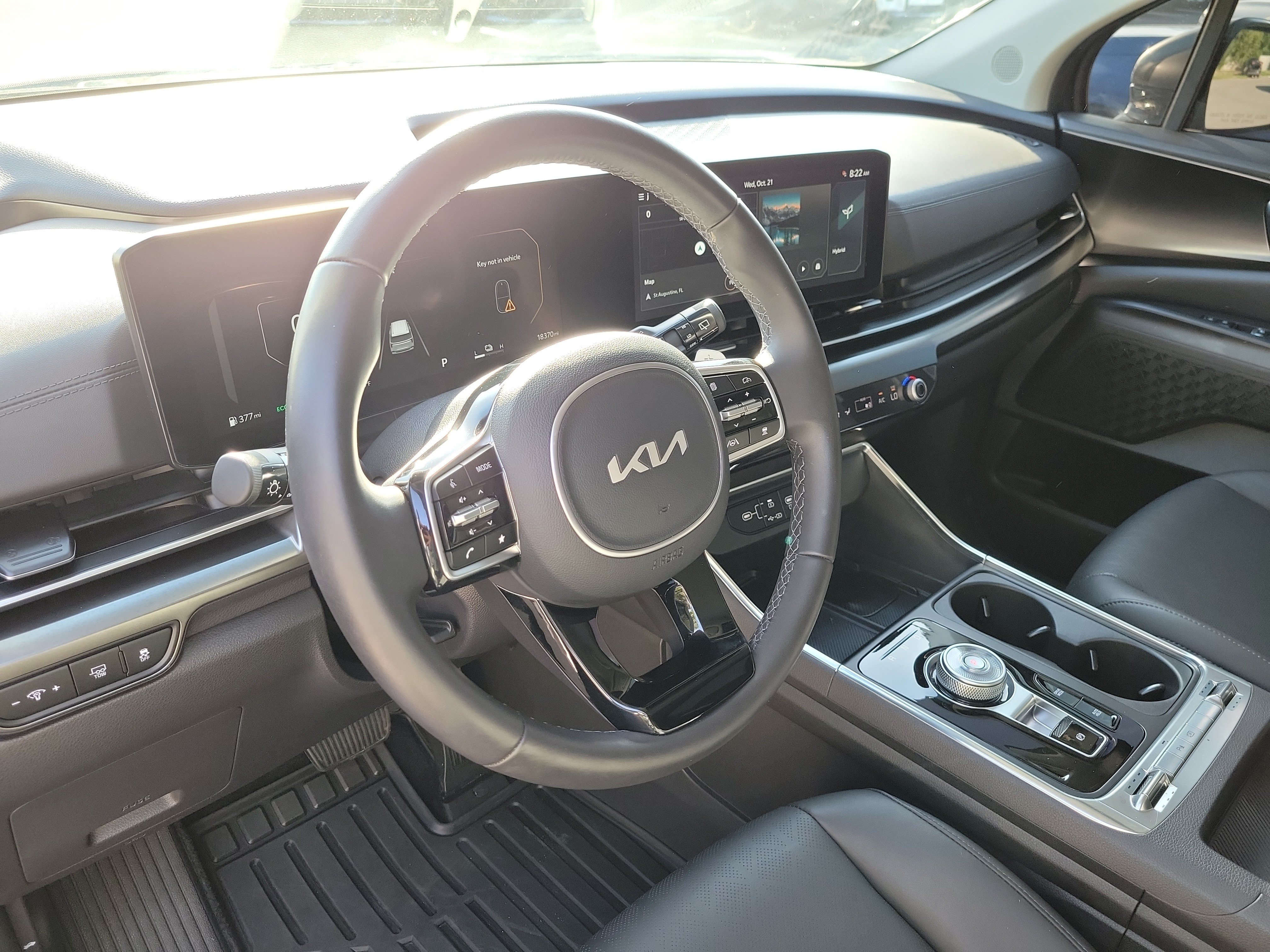 Certified 2025 Kia Carnival SX w/ SX Dark Edition Package FWD image 22