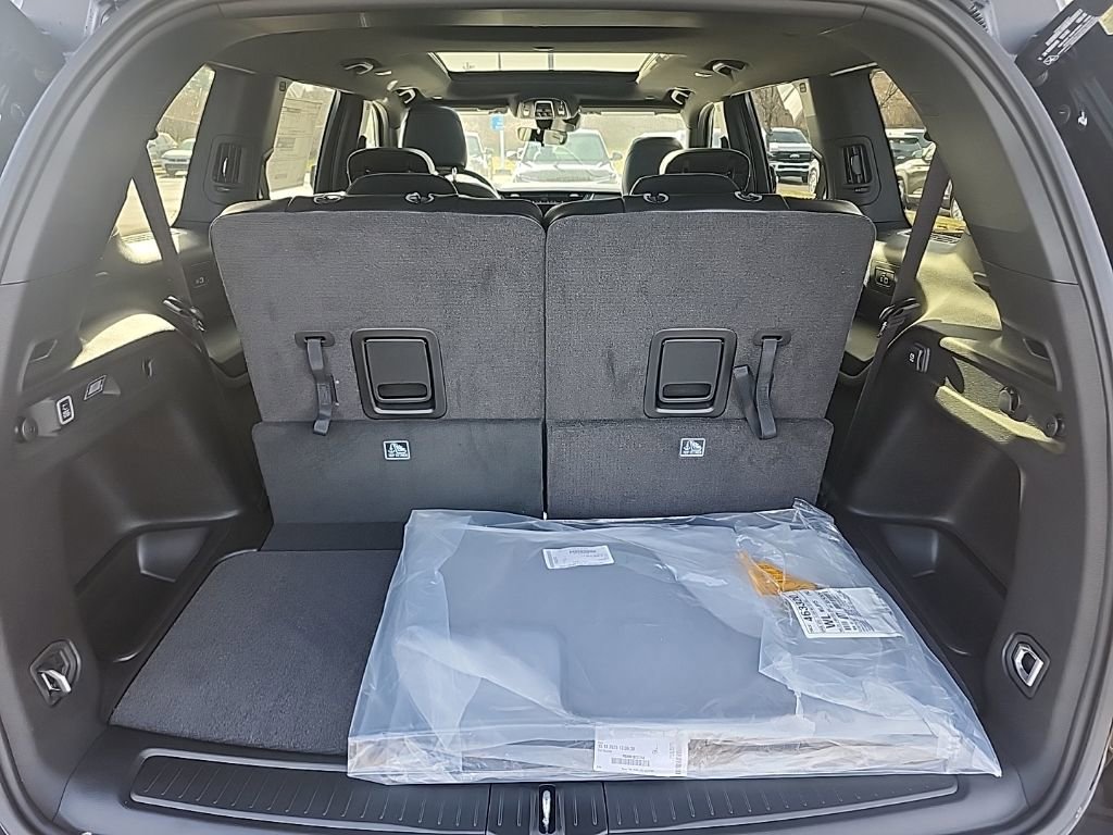 New 2025 Jeep Grand Cherokee L Limited w/ Black Appearance Package image 18