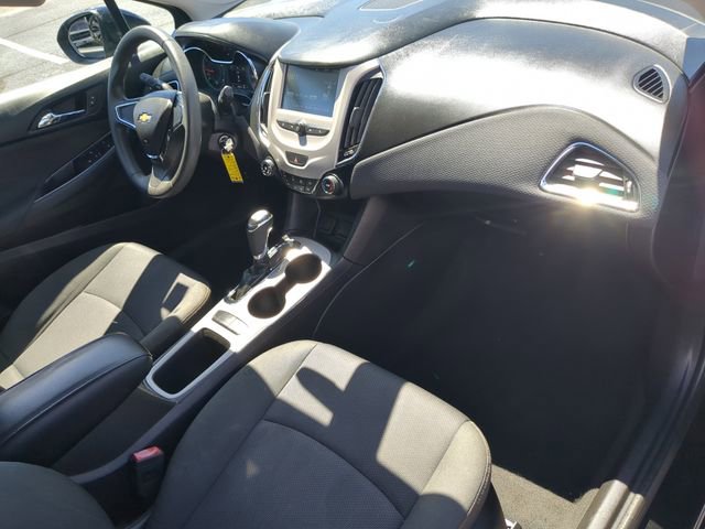 Used 2018 Chevrolet Cruze LS FWD image 13