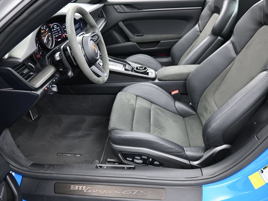Certified 2022 Porsche 911 Targa 4 GTS AWD/4WD image 6