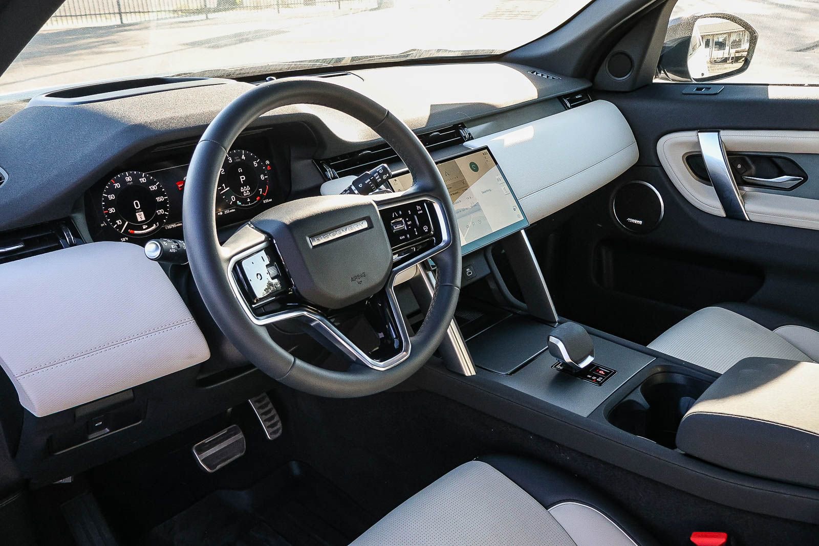Certified 2024 Land Rover Discovery Sport Dynamic SE AWD/4WD image 22
